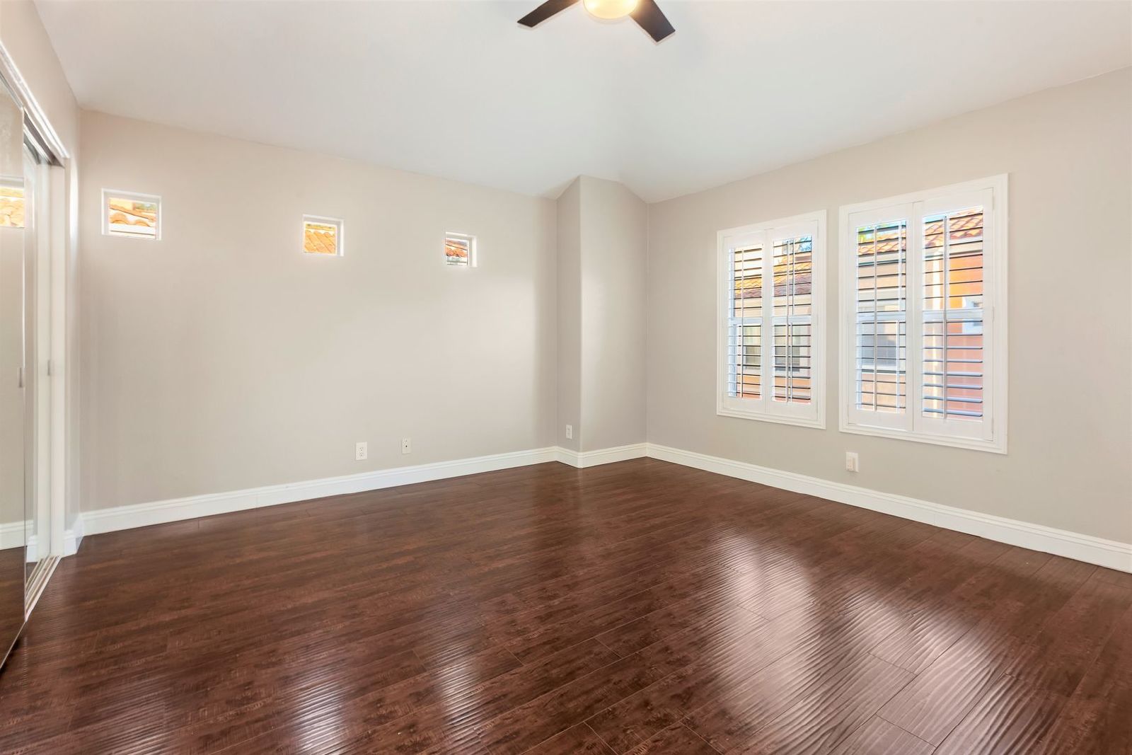 A fantastic 2 bed / 2.5 bed in Irvine for rent! property image