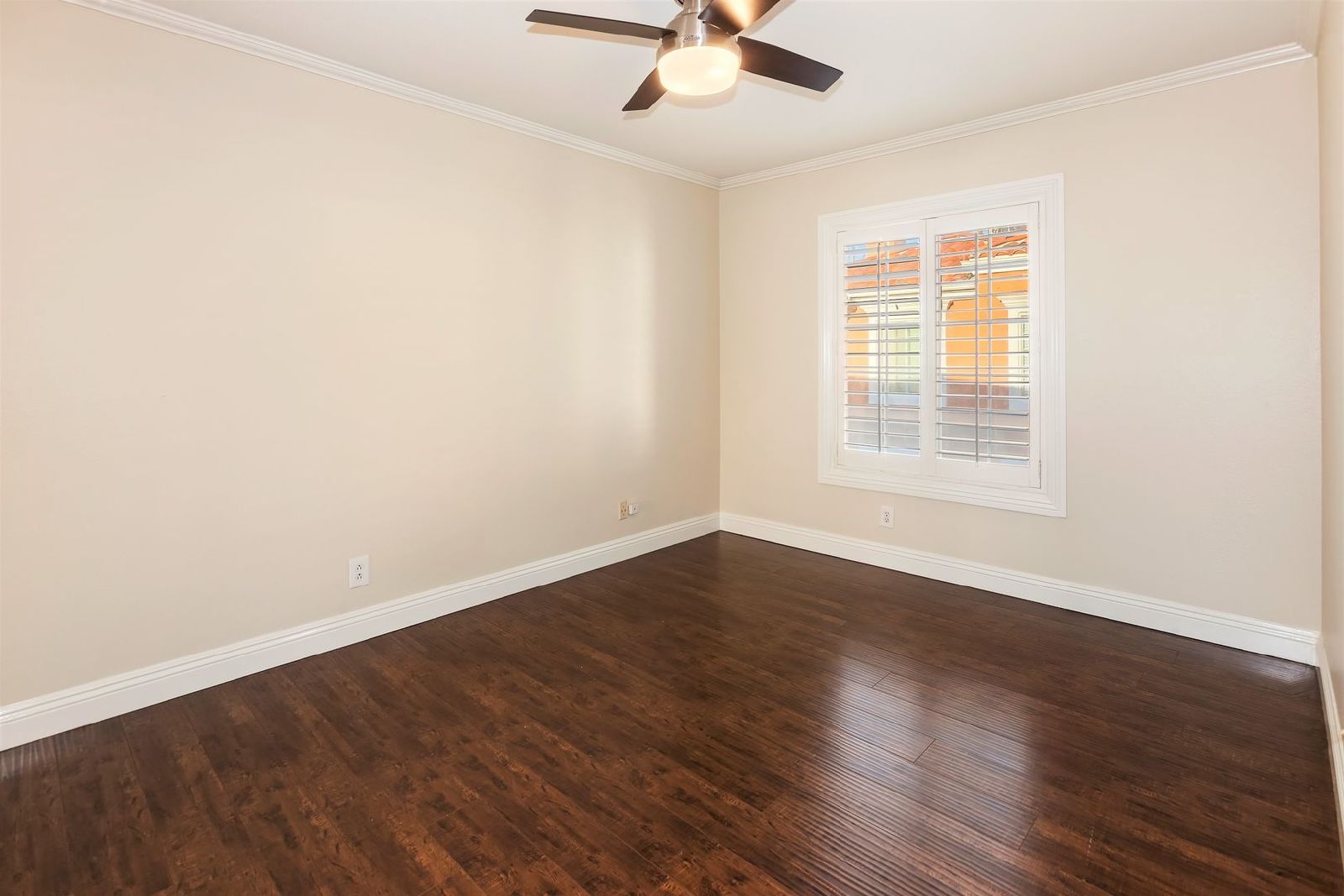 A fantastic 2 bed / 2.5 bed in Irvine for rent! property image