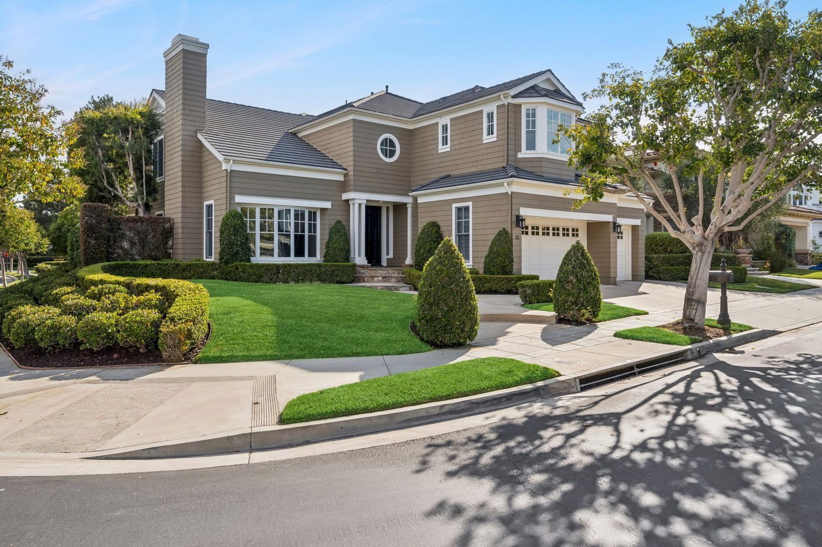 Luxury Living in One Ford Road – 5 Bedroom Stonybrook Residence property image