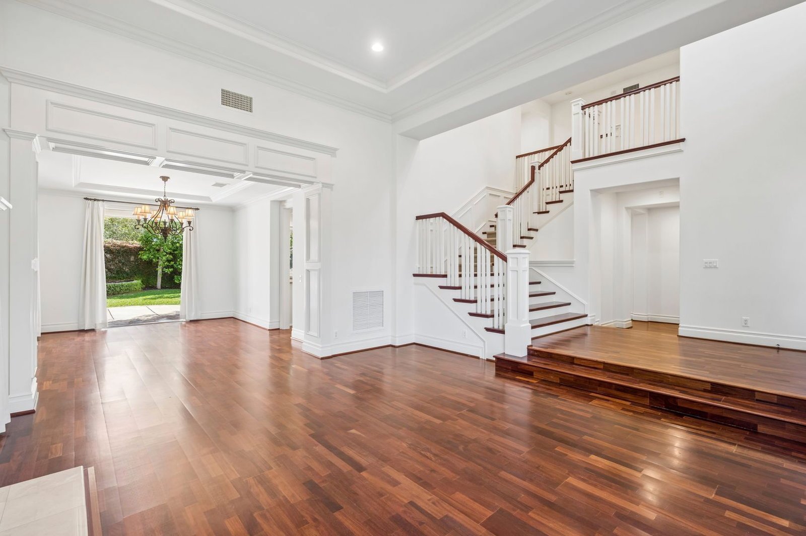 Luxury Living in One Ford Road – 5 Bedroom Stonybrook Residence property image