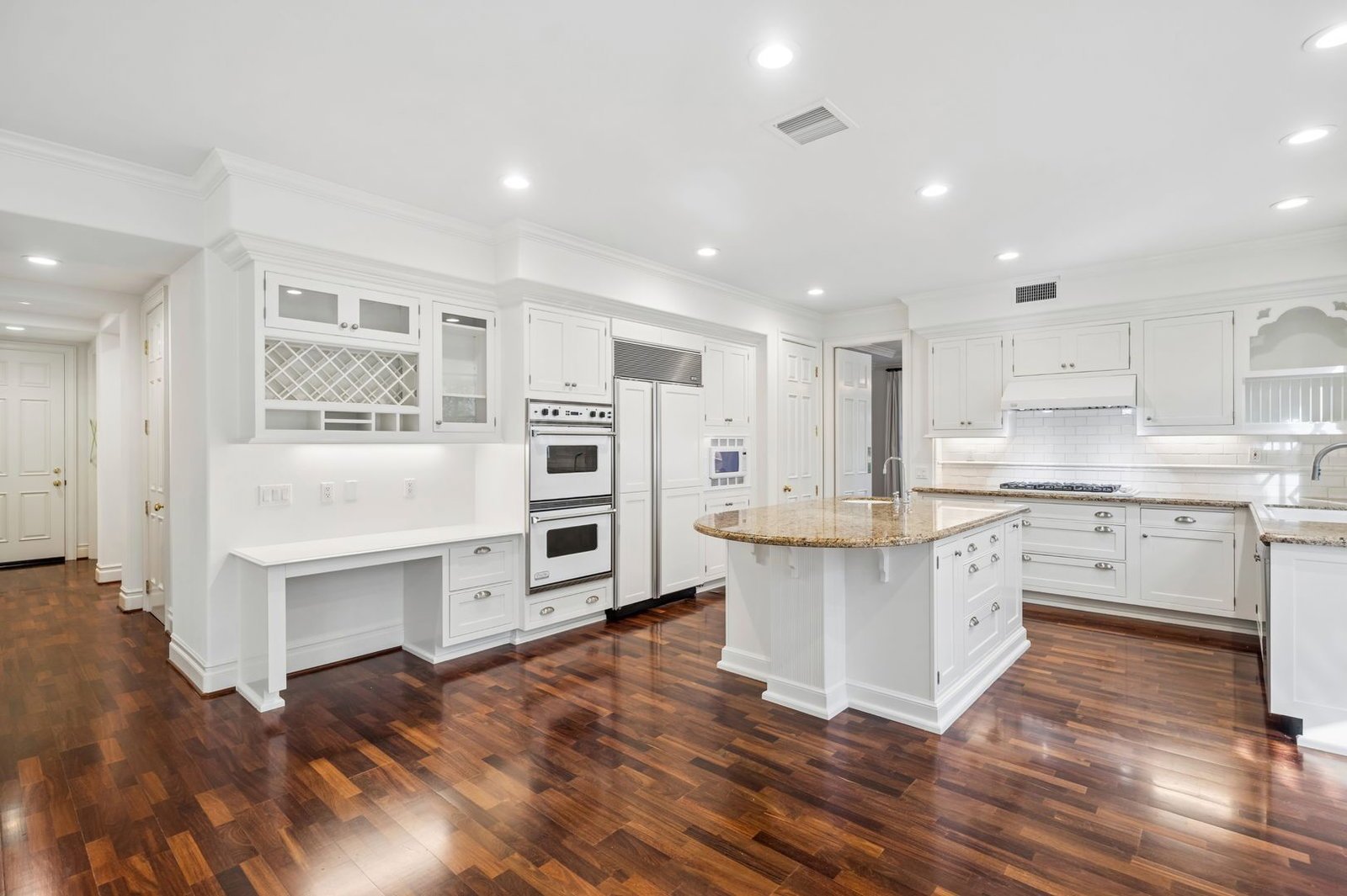 Luxury Living in One Ford Road – 5 Bedroom Stonybrook Residence property image