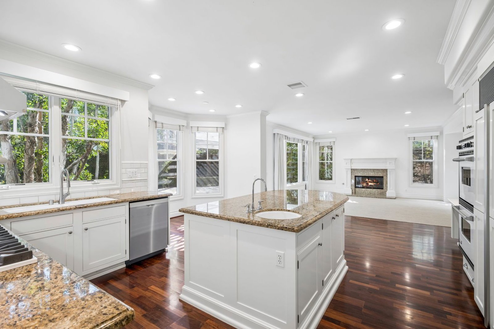 Luxury Living in One Ford Road – 5 Bedroom Stonybrook Residence property image