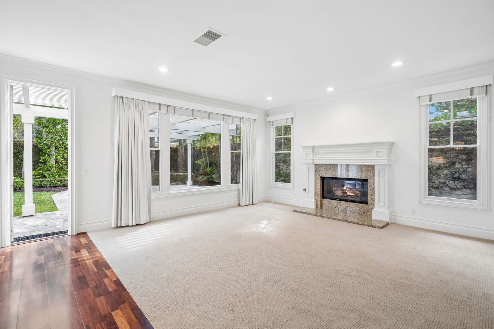 Luxury Living in One Ford Road – 5 Bedroom Stonybrook Residence property image