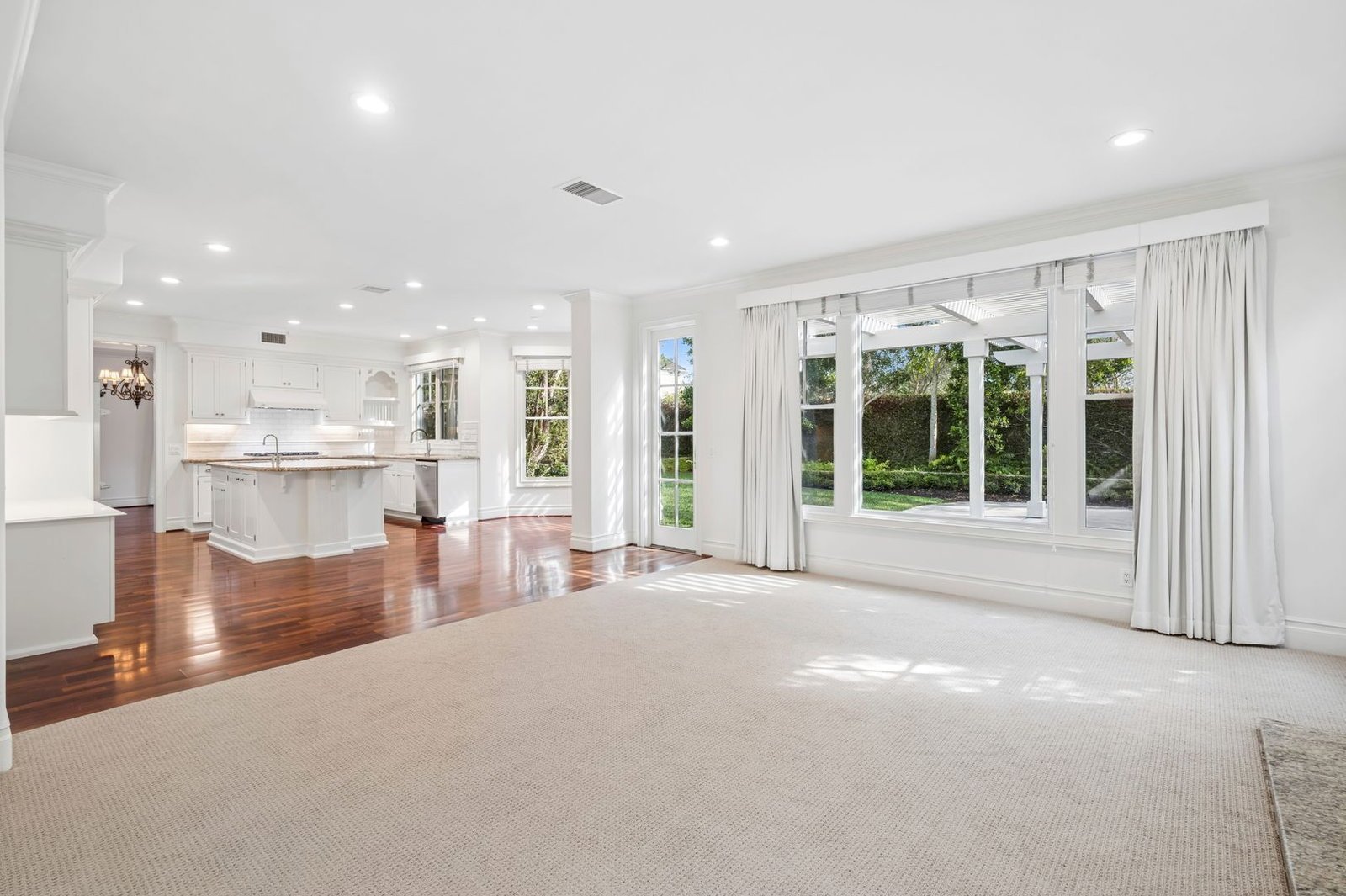 Luxury Living in One Ford Road – 5 Bedroom Stonybrook Residence property image