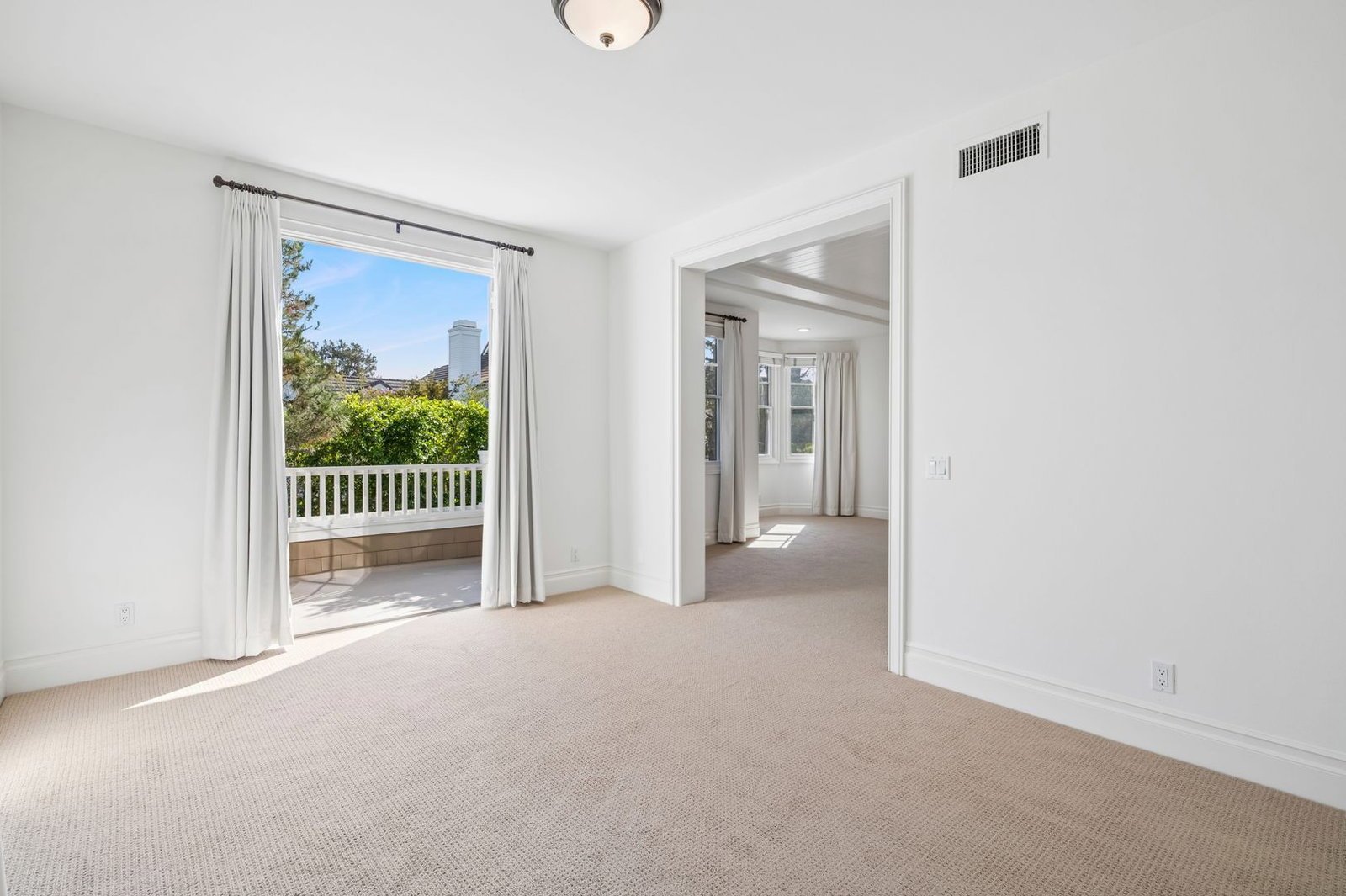 Luxury Living in One Ford Road – 5 Bedroom Stonybrook Residence property image