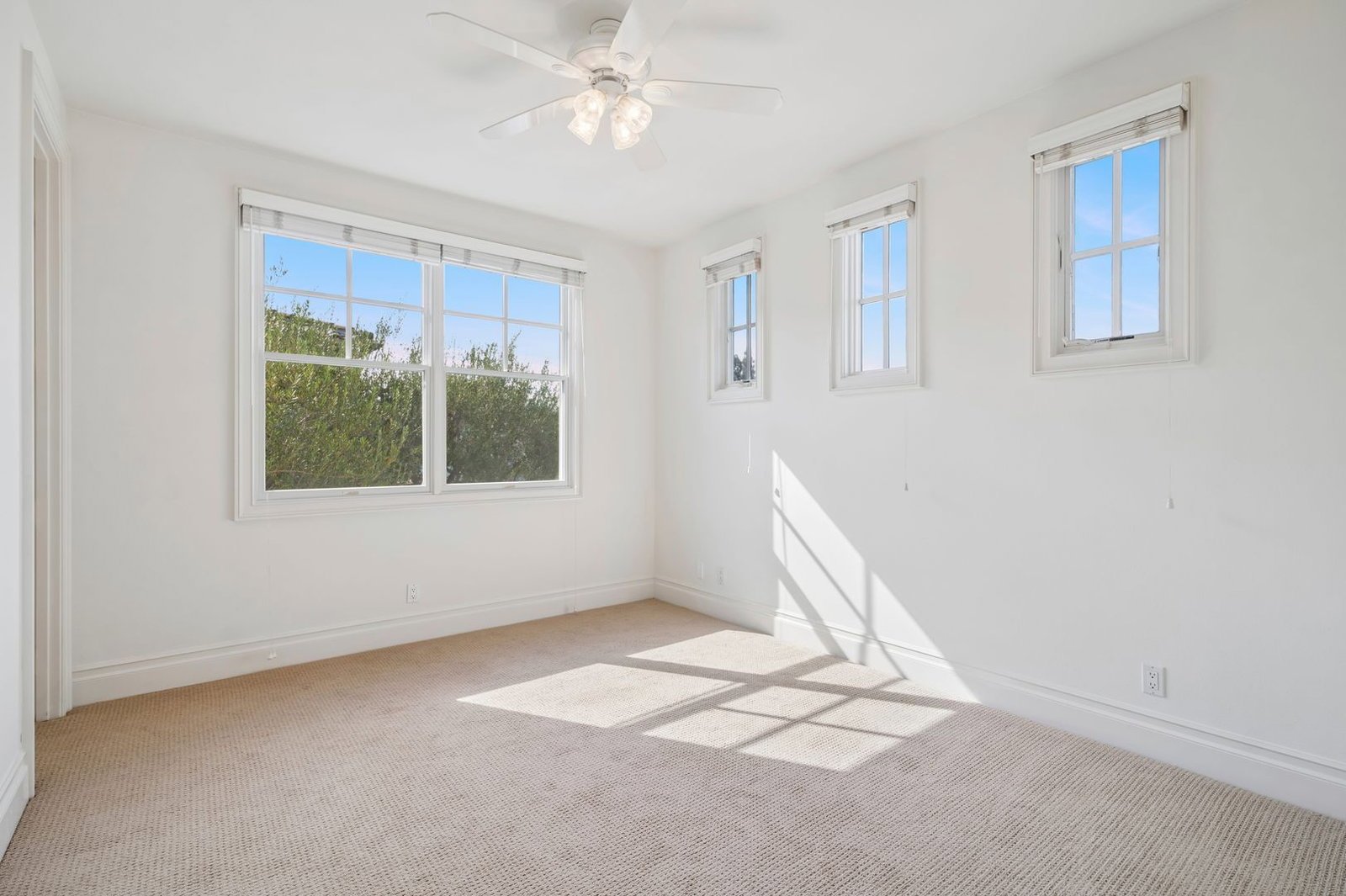 Luxury Living in One Ford Road – 5 Bedroom Stonybrook Residence property image