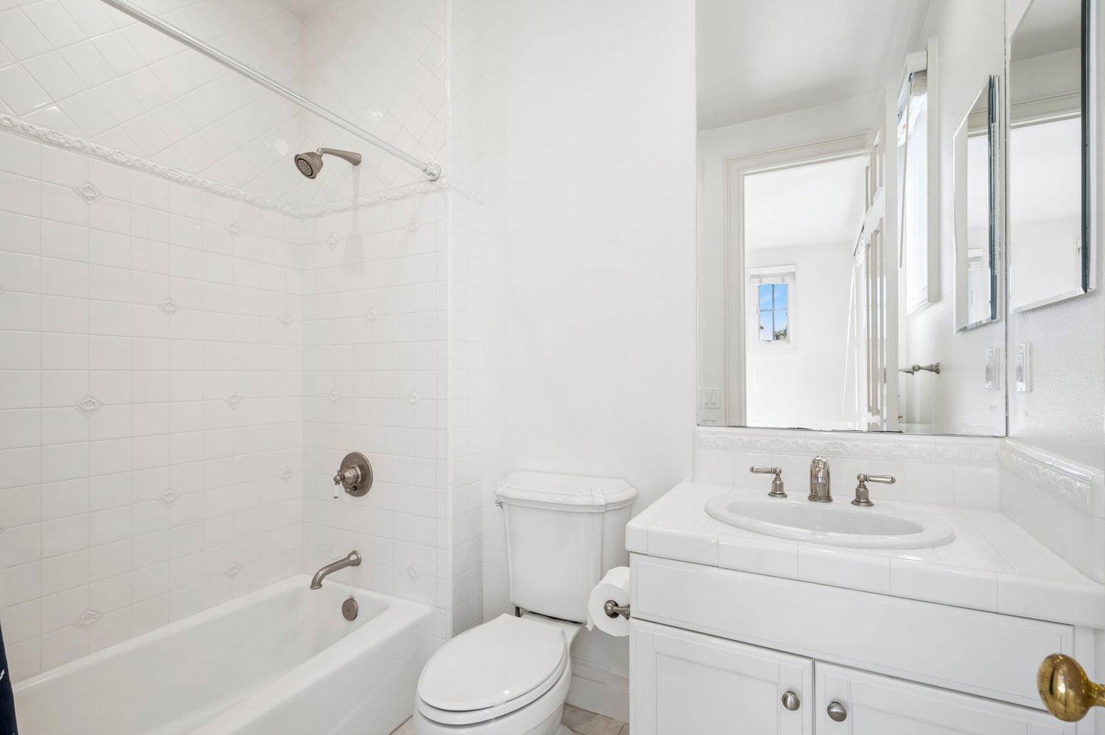 Luxury Living in One Ford Road – 5 Bedroom Stonybrook Residence property image