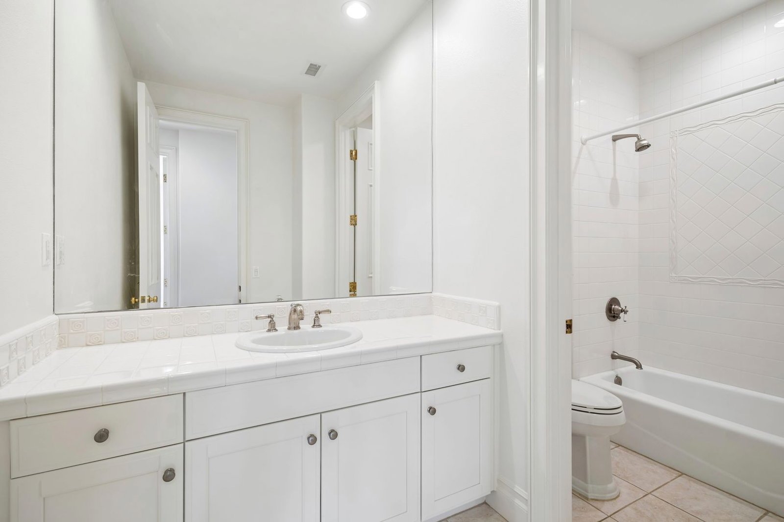 Luxury Living in One Ford Road – 5 Bedroom Stonybrook Residence property image