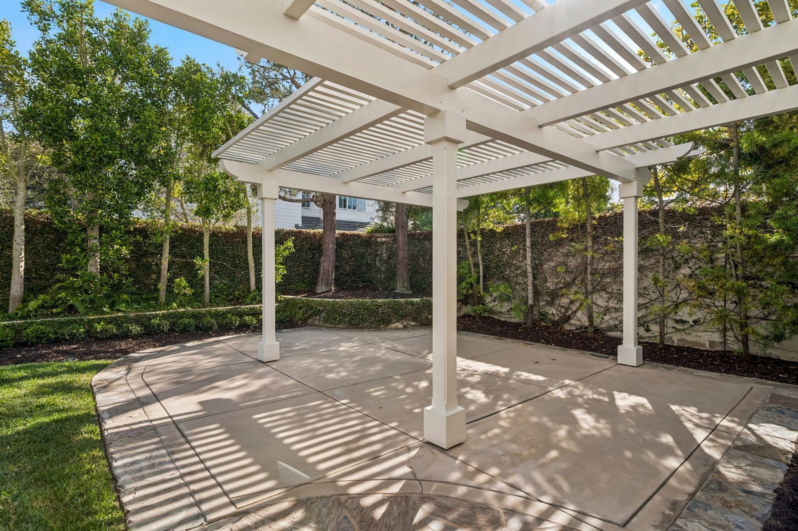 Luxury Living in One Ford Road – 5 Bedroom Stonybrook Residence property image