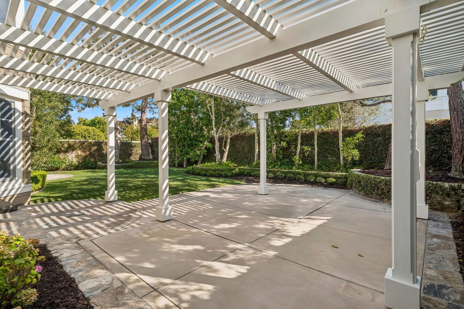 Luxury Living in One Ford Road – 5 Bedroom Stonybrook Residence property image
