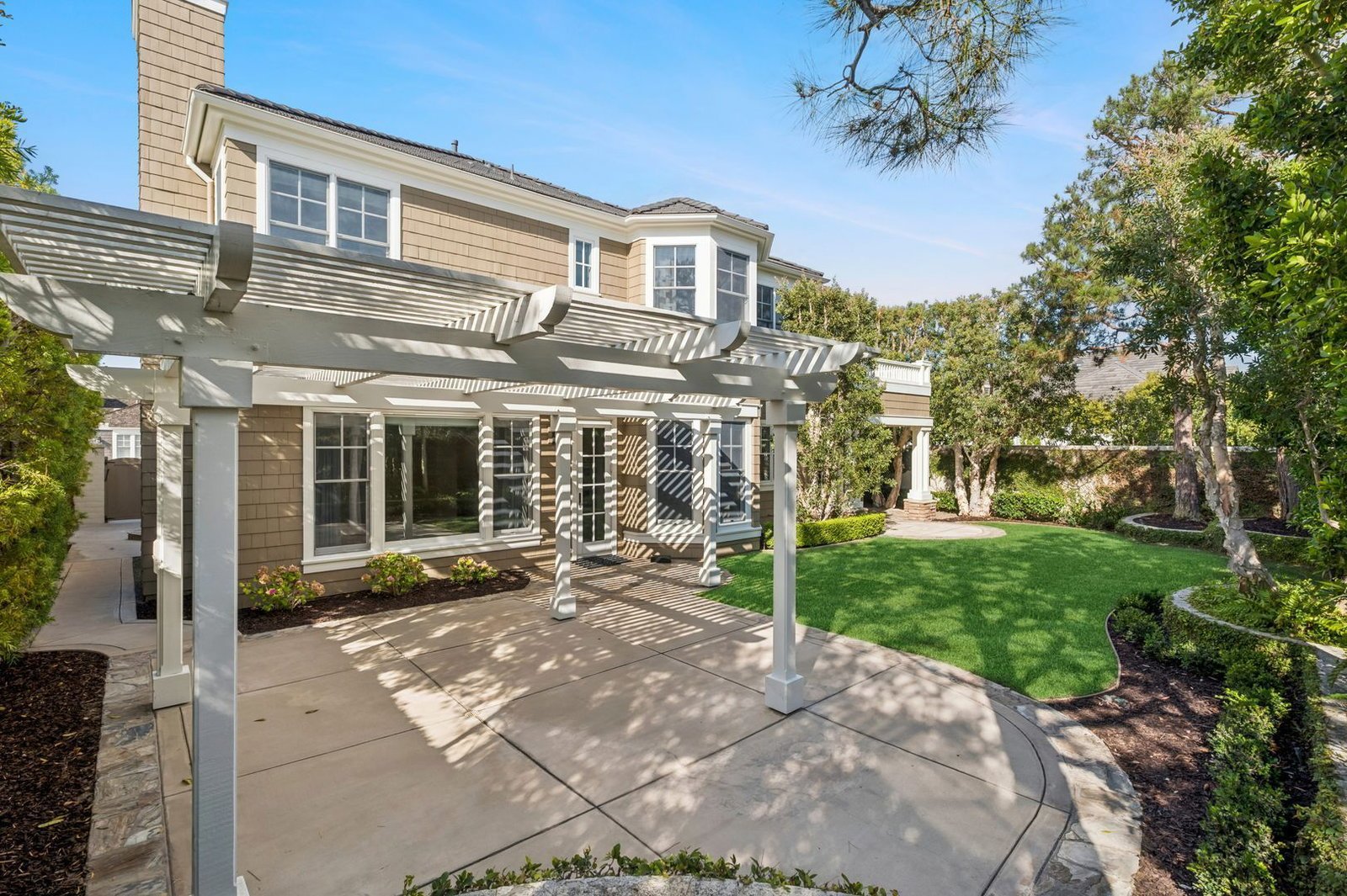 Luxury Living in One Ford Road – 5 Bedroom Stonybrook Residence property image