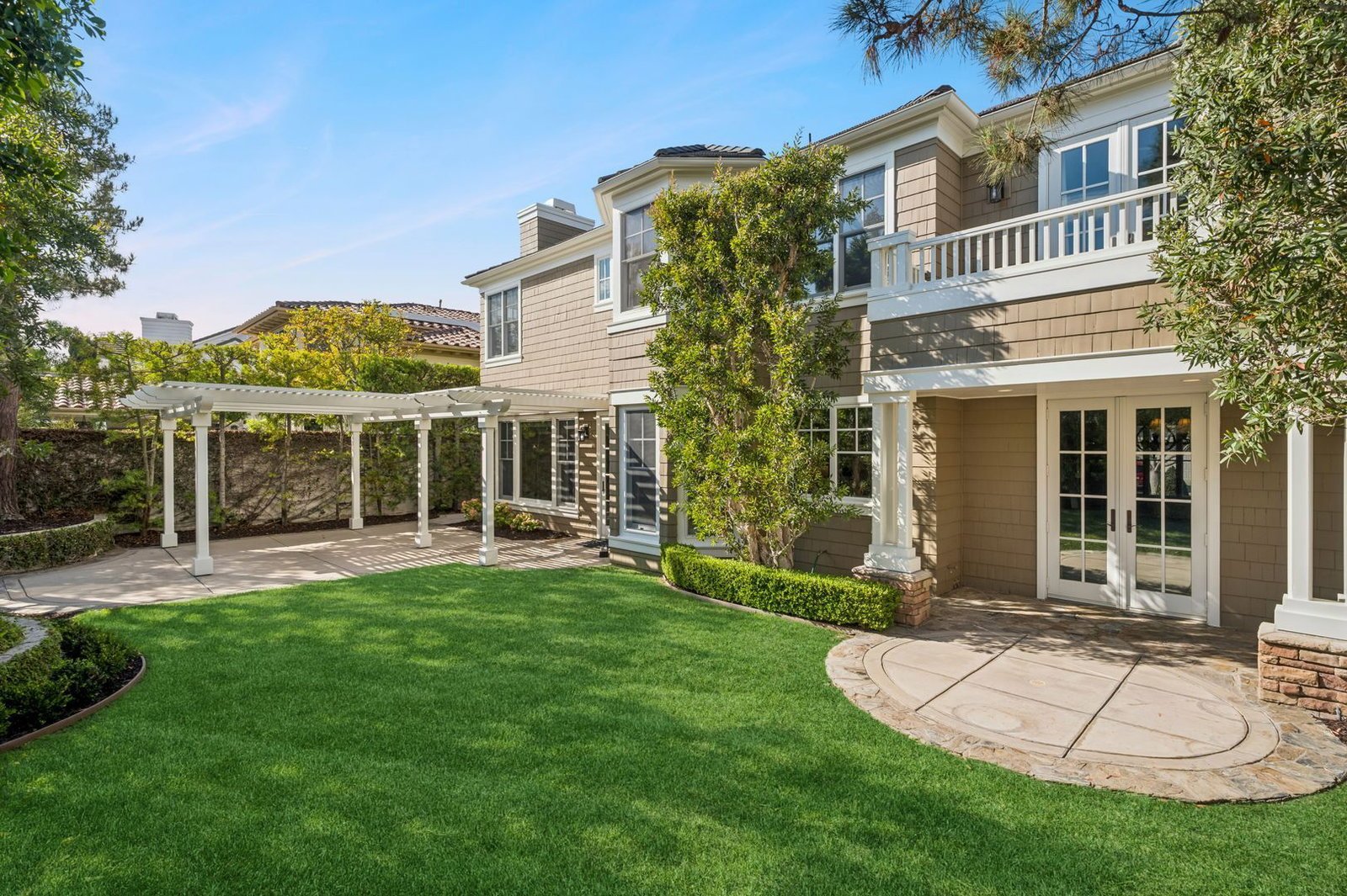 Luxury Living in One Ford Road – 5 Bedroom Stonybrook Residence property image