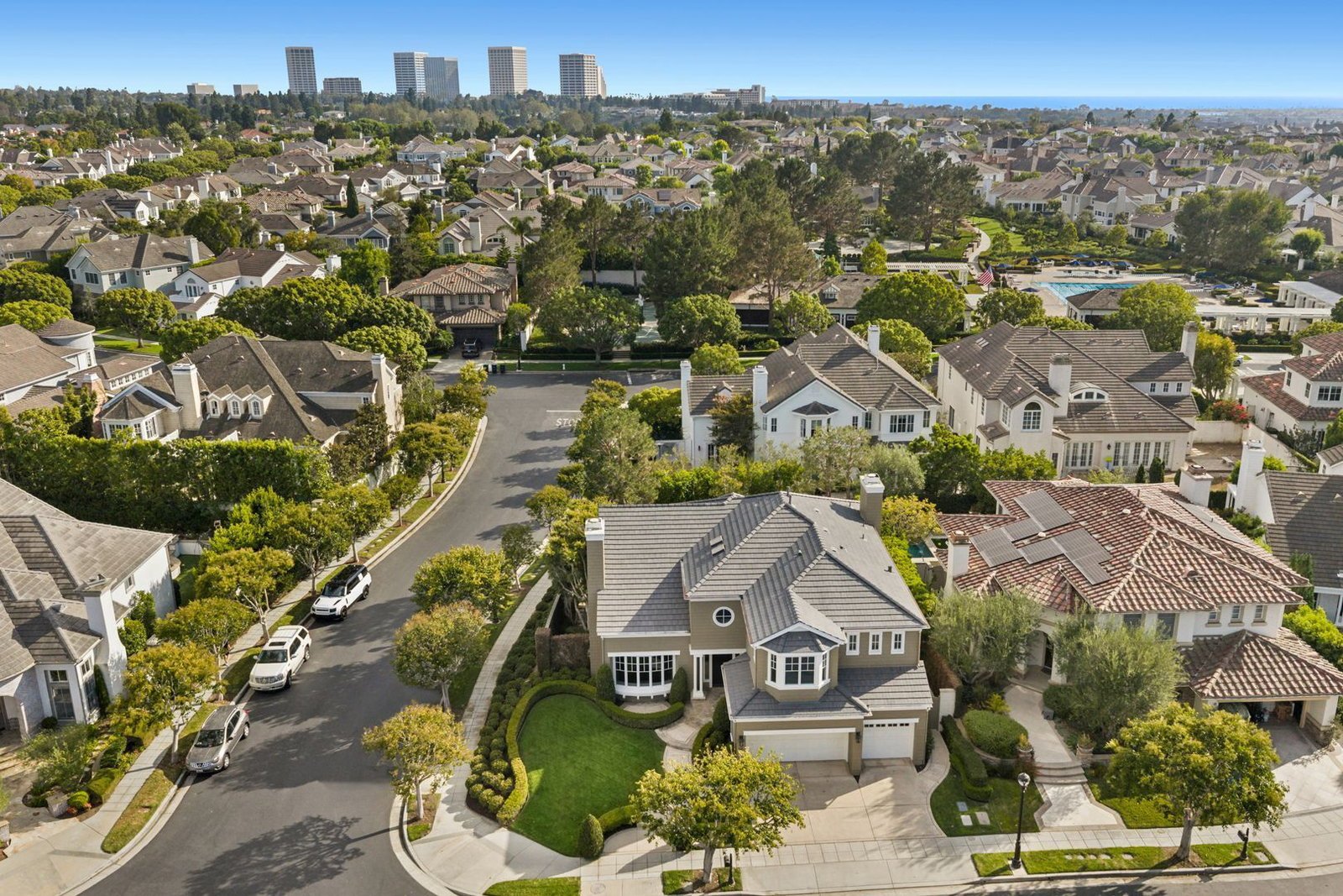 Luxury Living in One Ford Road – 5 Bedroom Stonybrook Residence property image