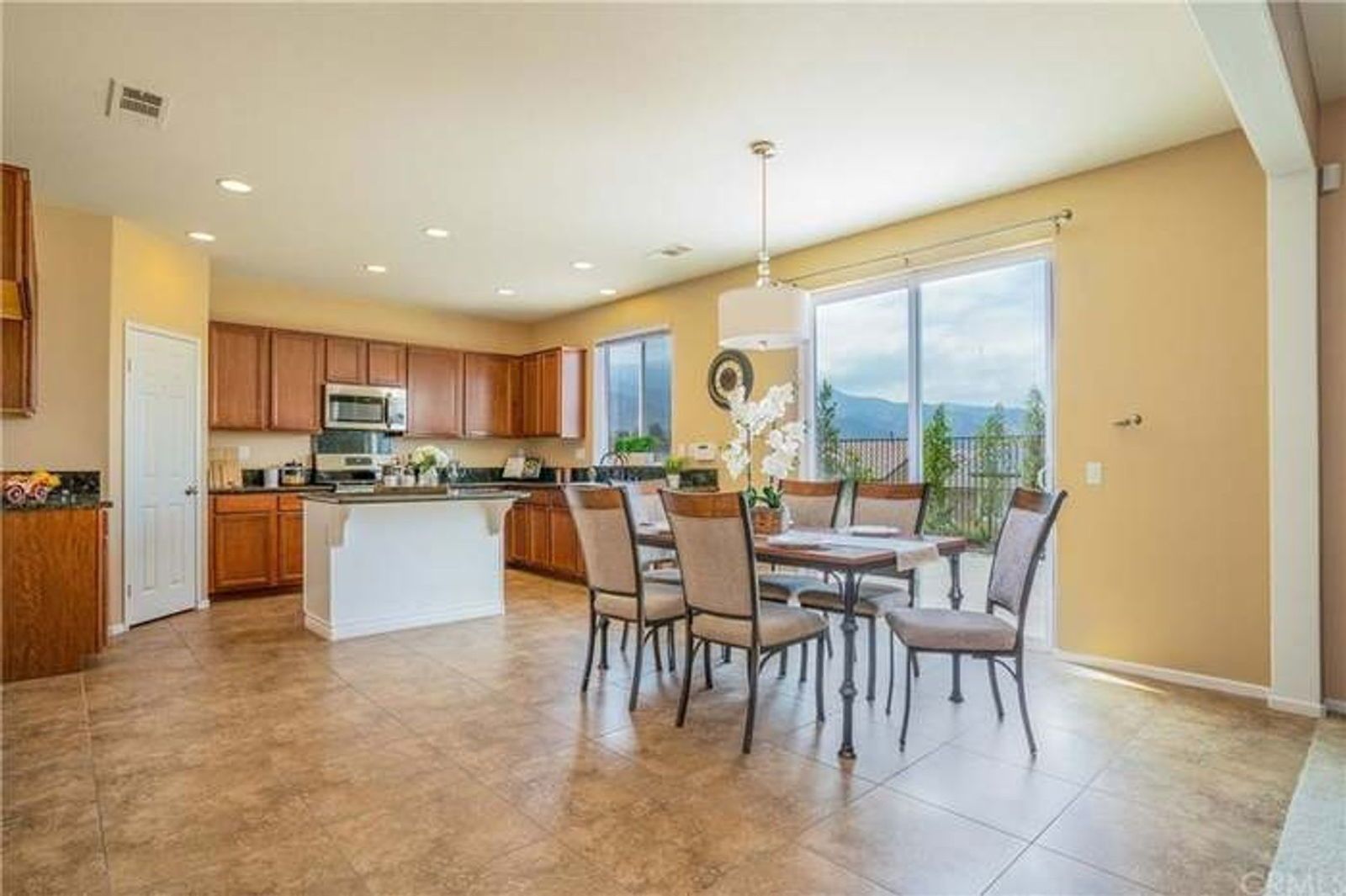 4 bed 2.5 bath Beautiful Sycamore Creek house in Corona for lease property image