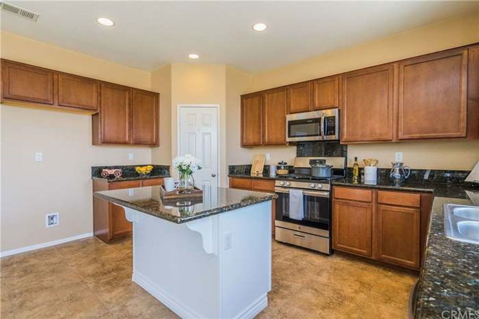 4 bed 2.5 bath Beautiful Sycamore Creek house in Corona for lease property image