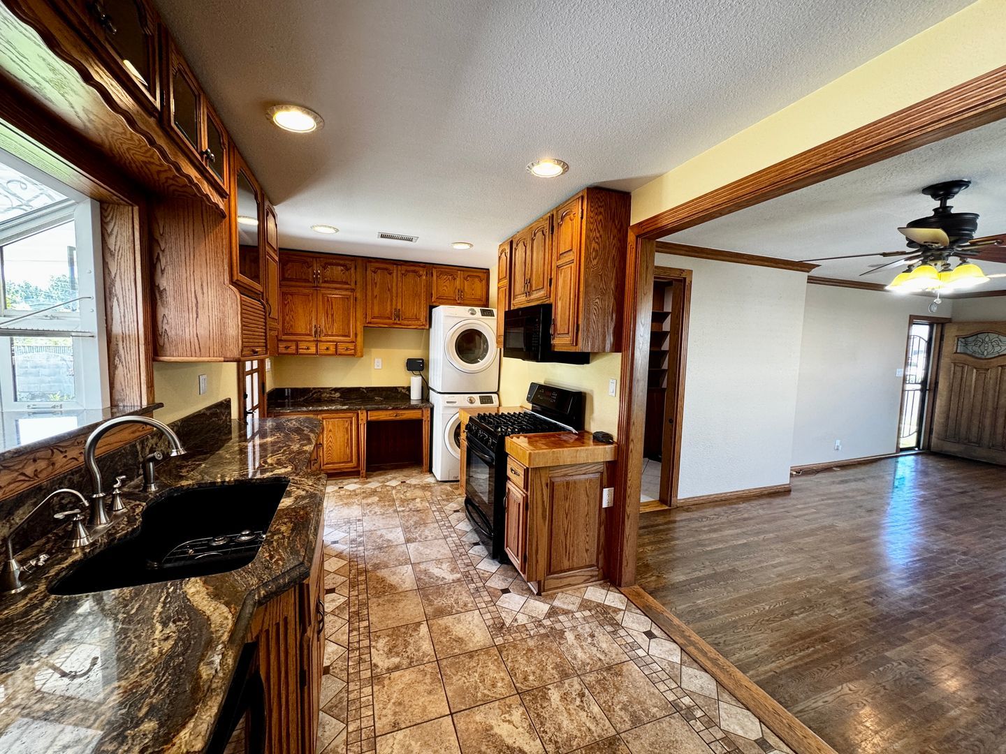 Beautiful Single Family Home for Lease in Norwalk property image