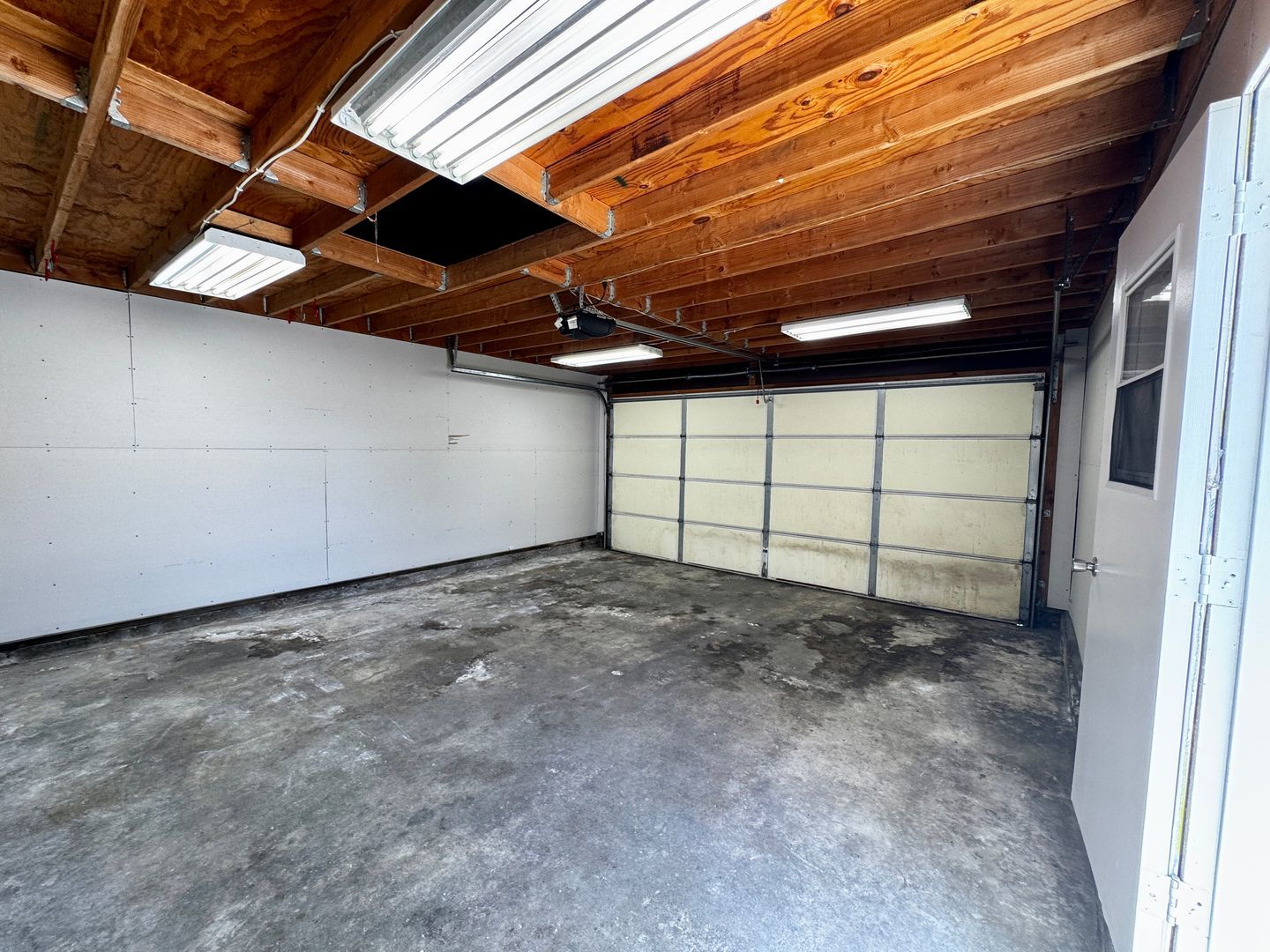 Beautiful Single Family Home for Lease in Norwalk property image