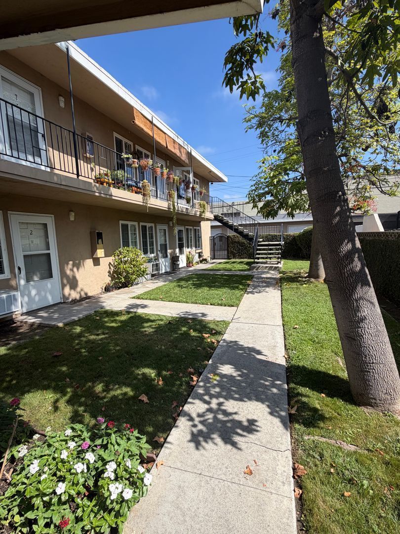 Upgraded Downstairs unit with Detached Garage! property image