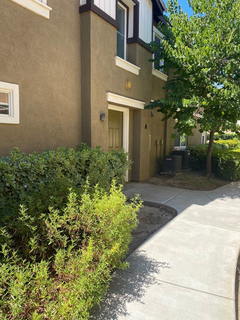 Updated Spacious 2 Bedroom 2 Bath Condo Community with Pool!!!! property image