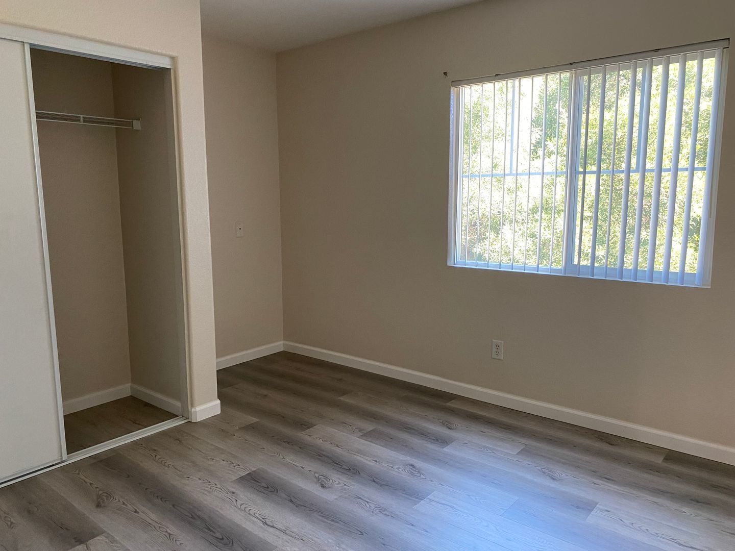 Updated Spacious 2 Bedroom 2 Bath Condo Community with Pool!!!! property image