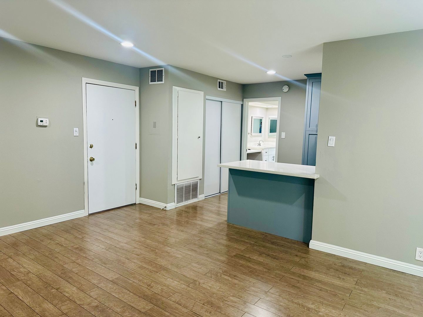 Updated 1 bed 1 bath unit in Fullerton! property image