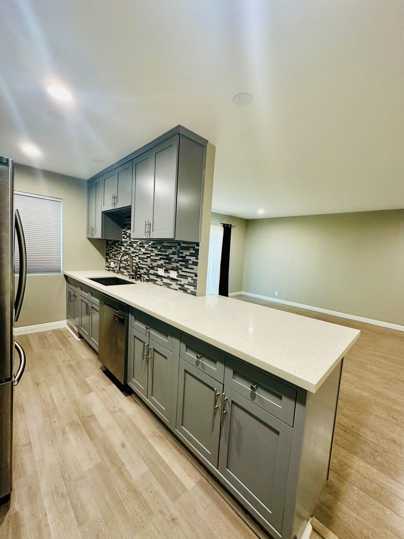 Updated 1 bed 1 bath unit in Fullerton! property image