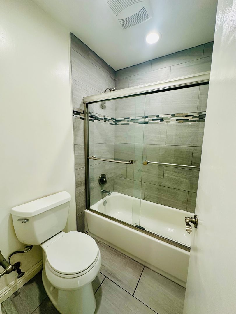 Updated 1 bed 1 bath unit in Fullerton! property image