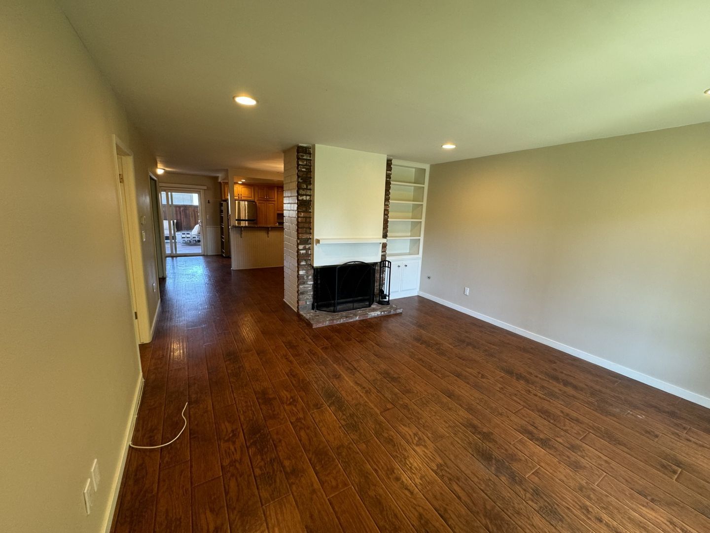 Upgraded 2 bed, 2 bath townhome for lease in Tustin. Must see!! property image