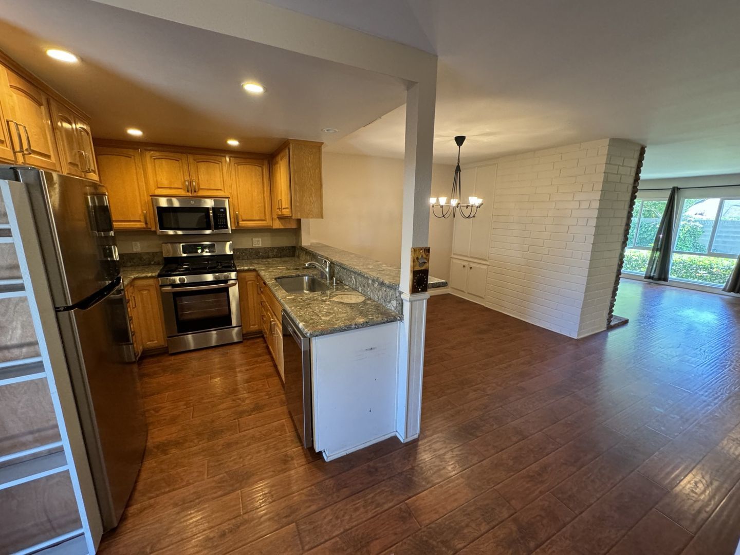 Upgraded 2 bed, 2 bath townhome for lease in Tustin. Must see!! property image