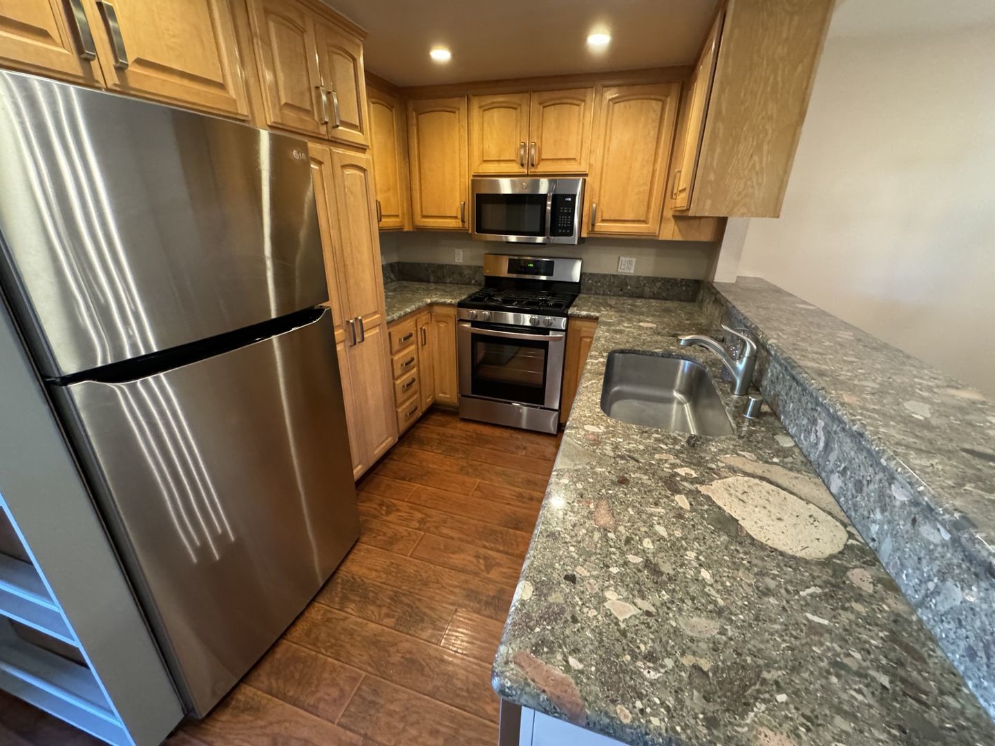 Upgraded 2 bed, 2 bath townhome for lease in Tustin. Must see!! property image