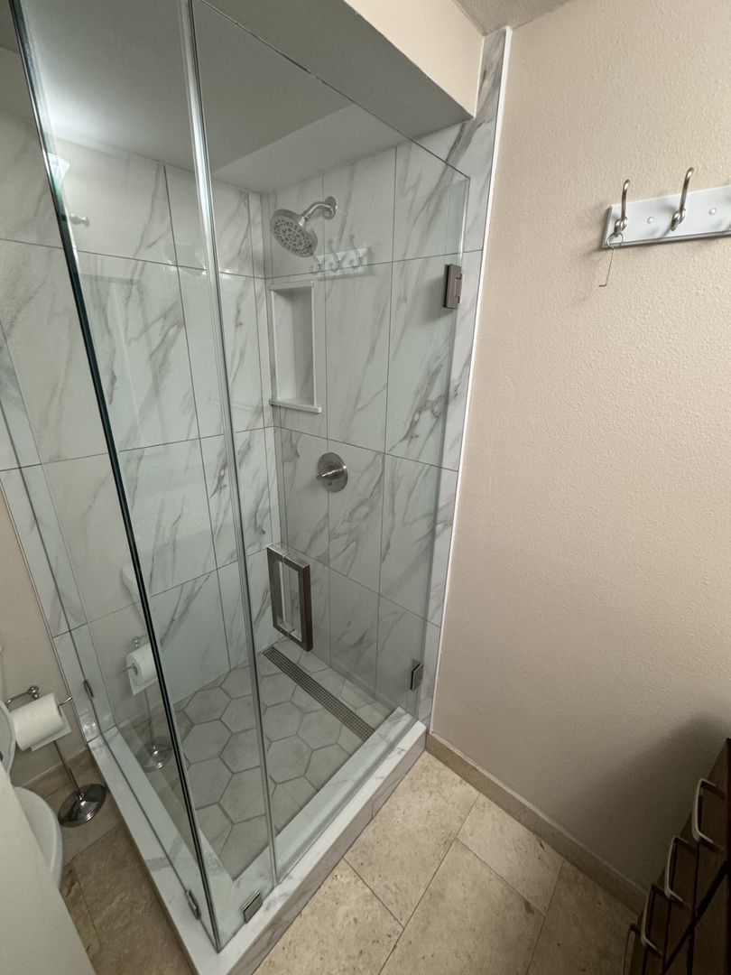 Upgraded 2 bed, 2 bath townhome for lease in Tustin. Must see!! property image