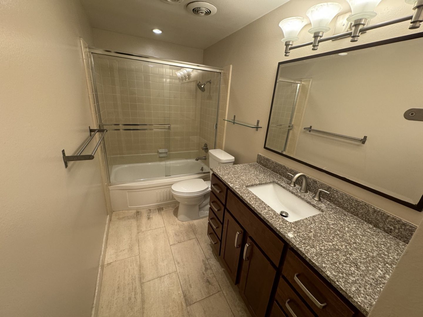 Upgraded 2 bed, 2 bath townhome for lease in Tustin. Must see!! property image