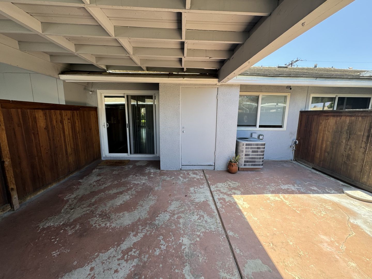 Upgraded 2 bed, 2 bath townhome for lease in Tustin. Must see!! property image