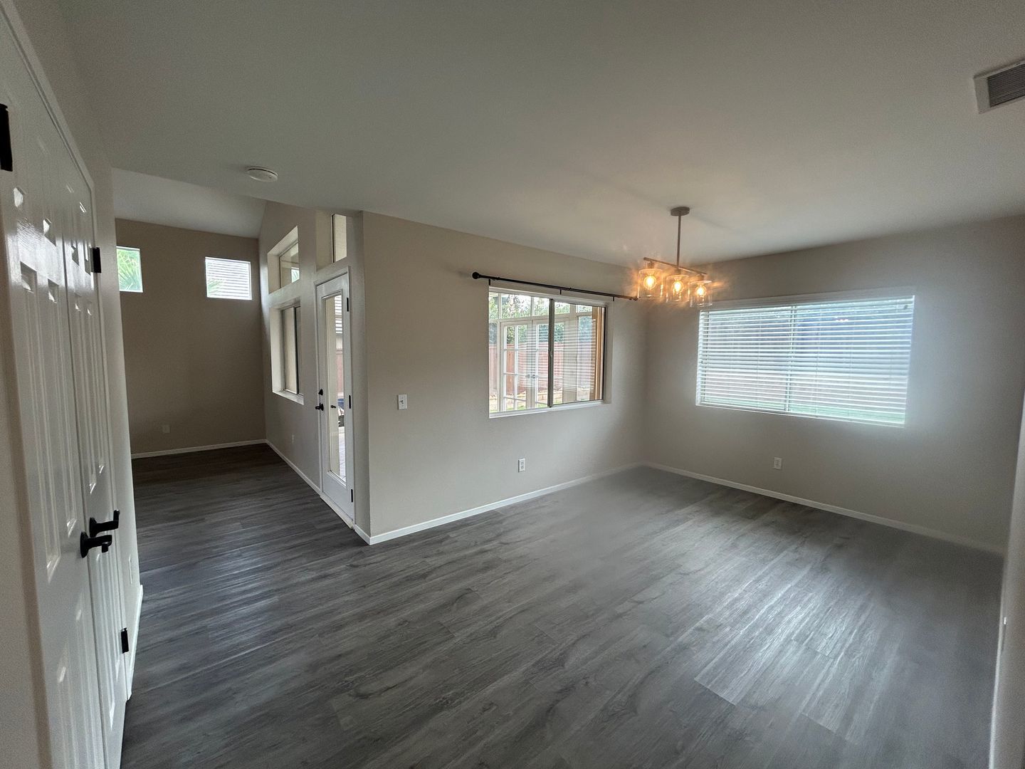 Remodeled Home for Rent in Corona – Sunroom & New Kitchen property image