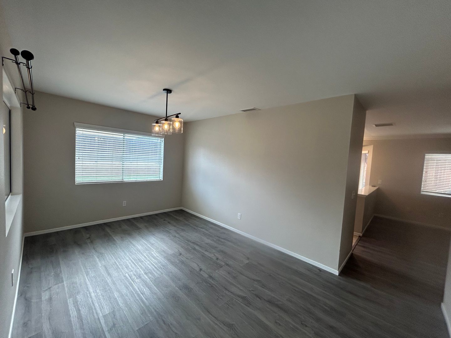 Remodeled Home for Rent in Corona – Sunroom & New Kitchen property image