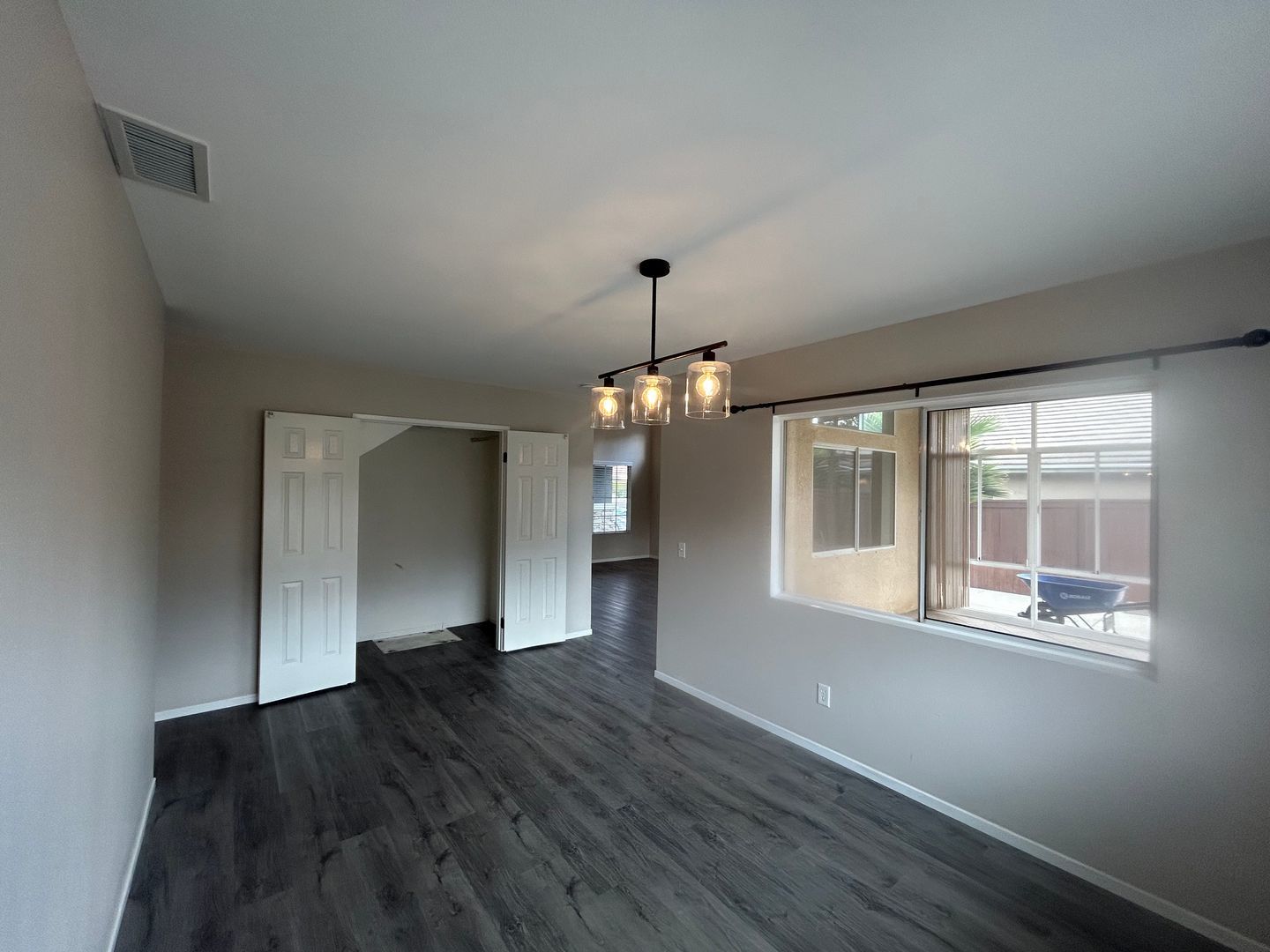 Remodeled Home for Rent in Corona – Sunroom & New Kitchen property image