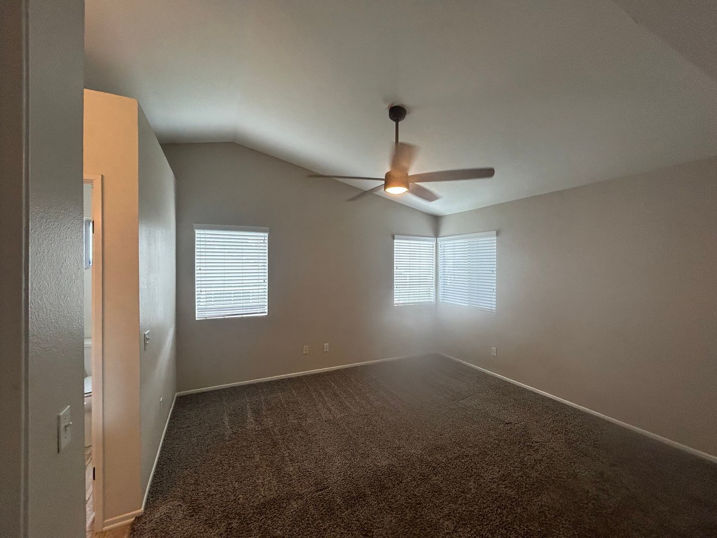 Remodeled Home for Rent in Corona – Sunroom & New Kitchen property image