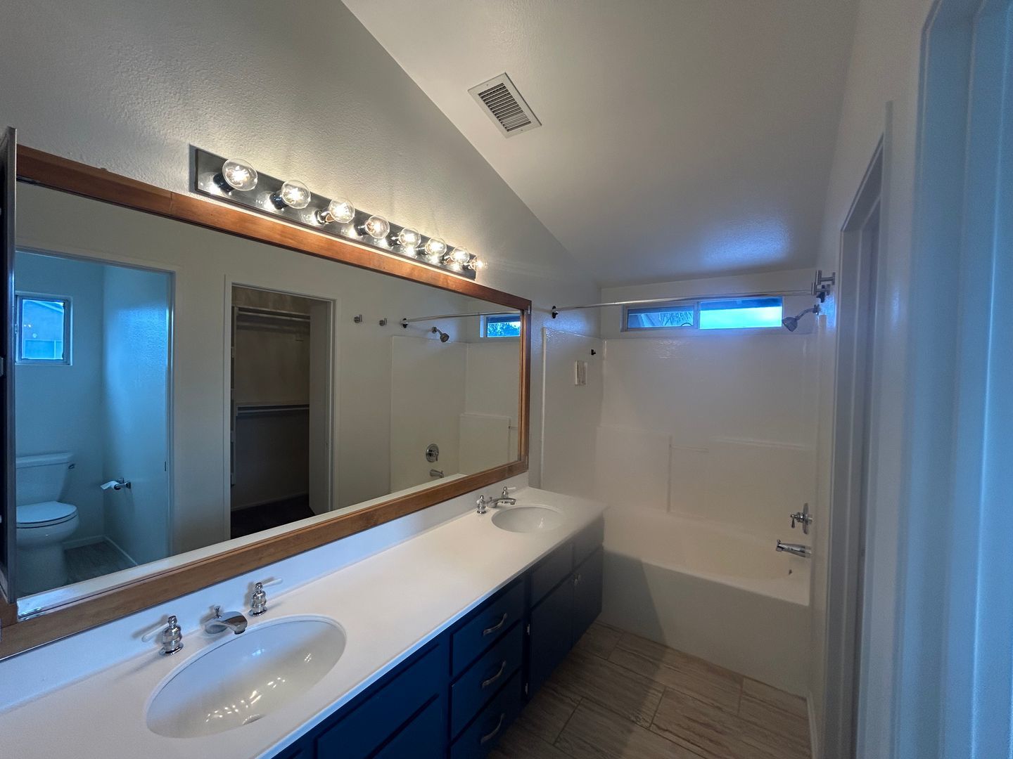 Remodeled Home for Rent in Corona – Sunroom & New Kitchen property image