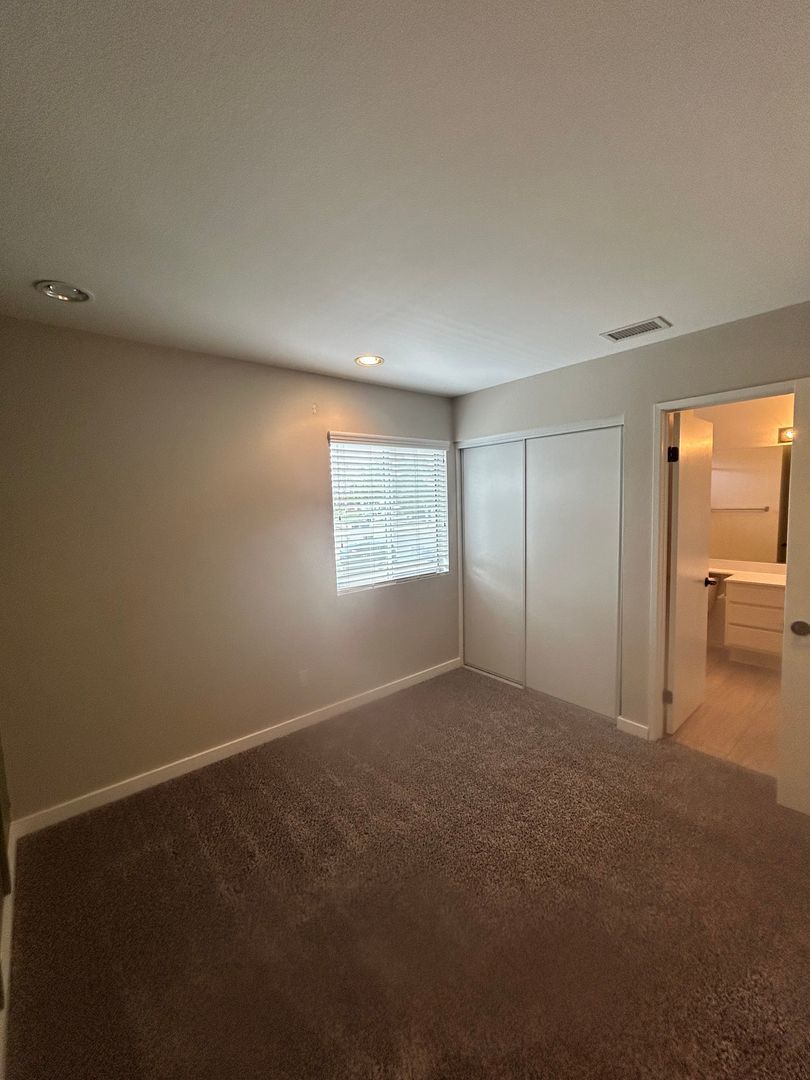 Remodeled Home for Rent in Corona – Sunroom & New Kitchen property image