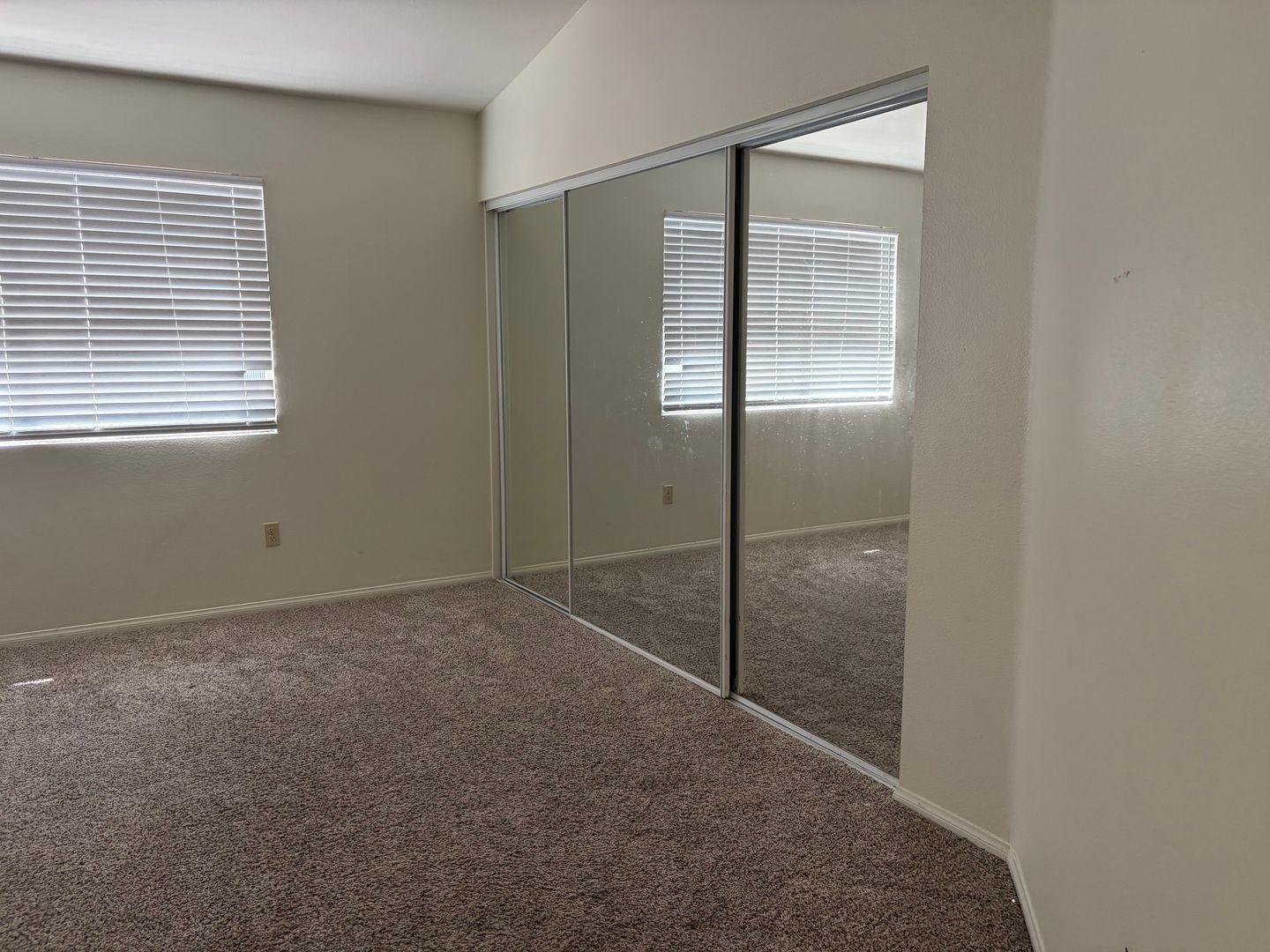 Rancho del Mar Townhomes Near the Temecula Mall and Dog Park property image
