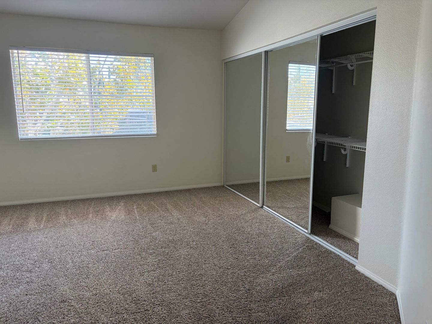 Rancho del Mar Townhomes Near the Temecula Mall and Dog Park property image