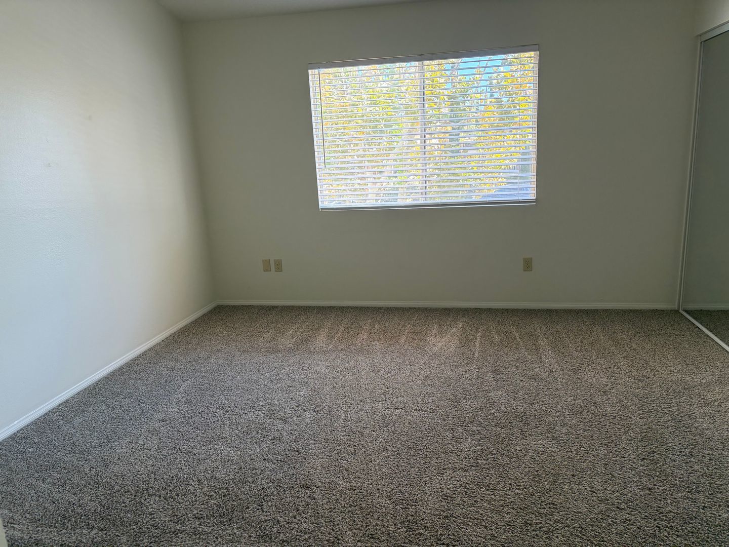 Rancho del Mar Townhomes Near the Temecula Mall and Dog Park property image