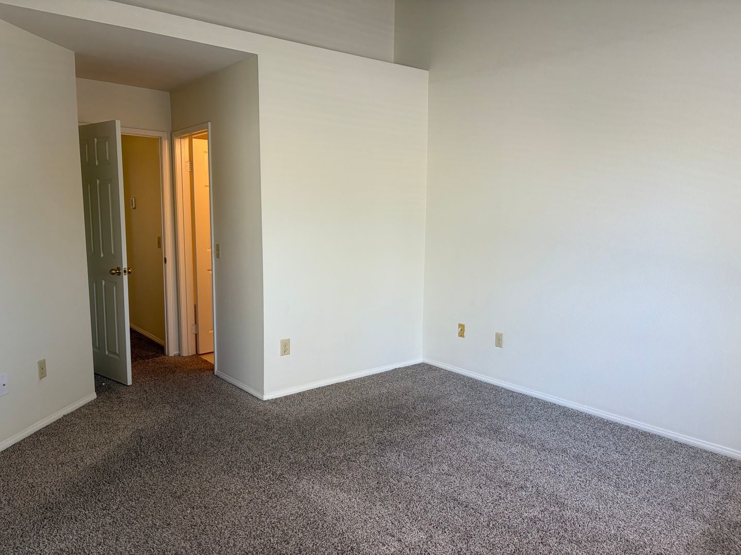 Rancho del Mar Townhomes Near the Temecula Mall and Dog Park property image