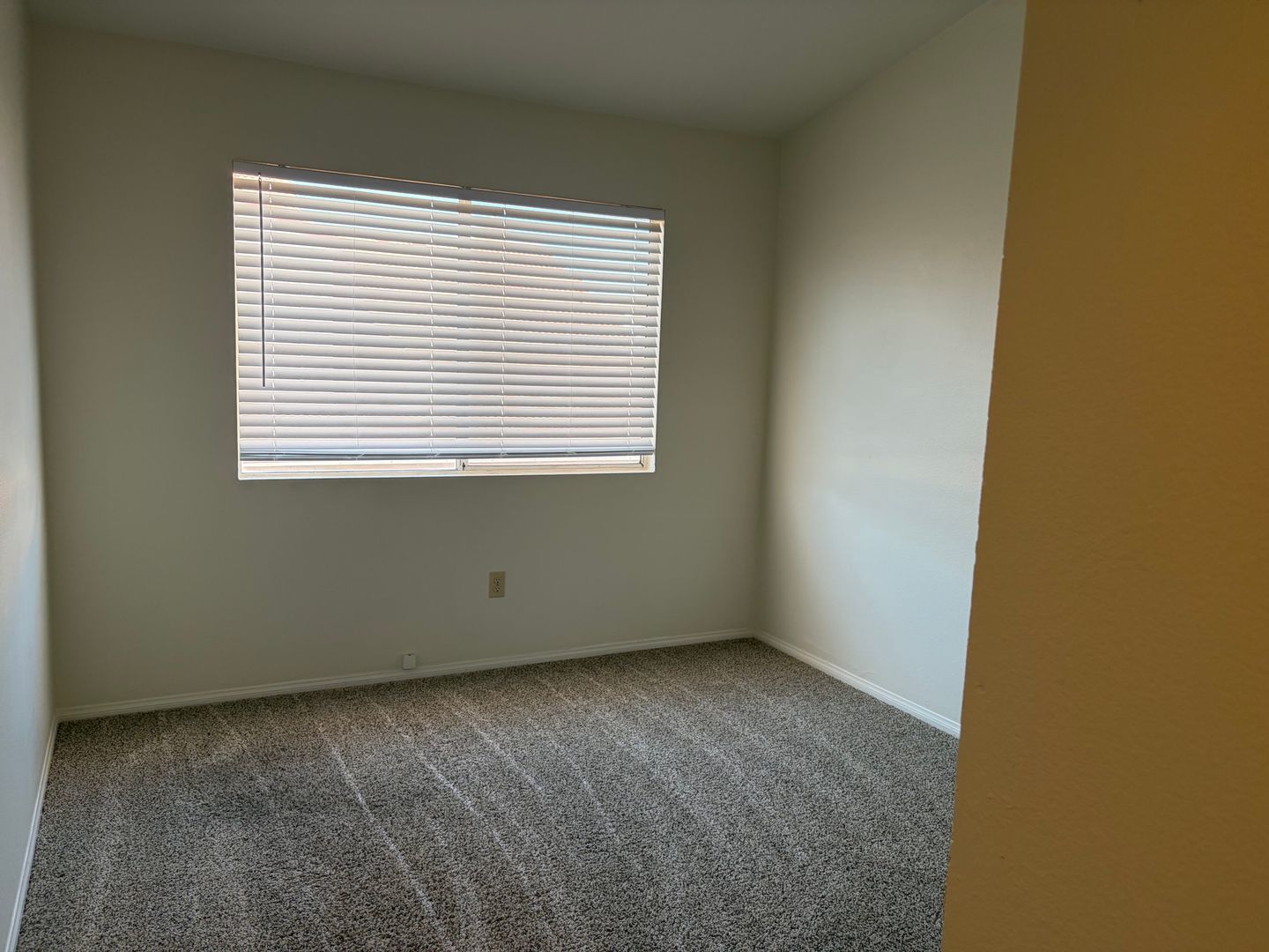 Rancho del Mar Townhomes Near the Temecula Mall and Dog Park property image