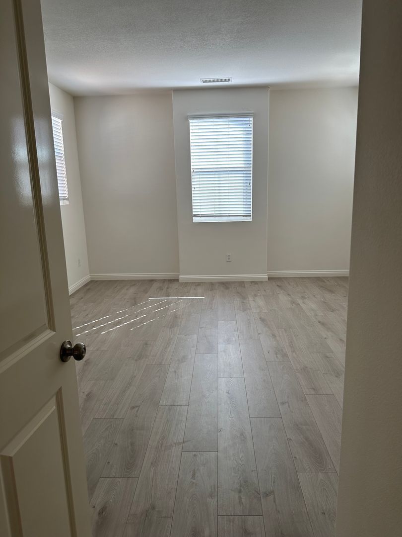 3 bed + Loft / 3.5 bath in Placentia, Orange County property image