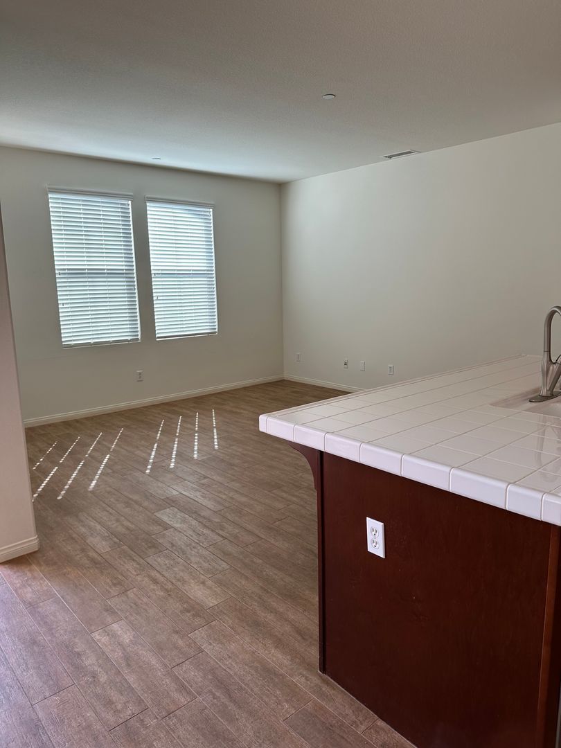 3 bed + Loft / 3.5 bath in Placentia, Orange County property image