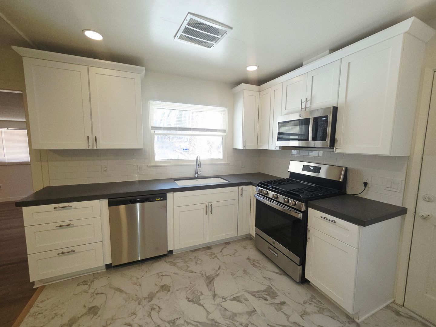 Spacious 4 bed 2 Bath Home Completely Renovated property image