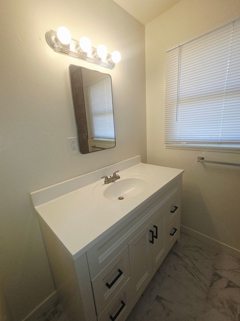 Spacious 4 bed 2 Bath Home Completely Renovated property image