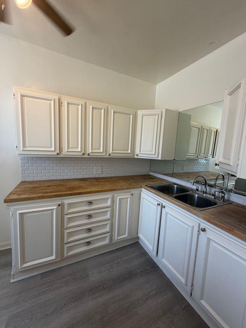 Bright & Spacious 1 Bed / 1 Bath in the Heart of Downtown Long Beach property image