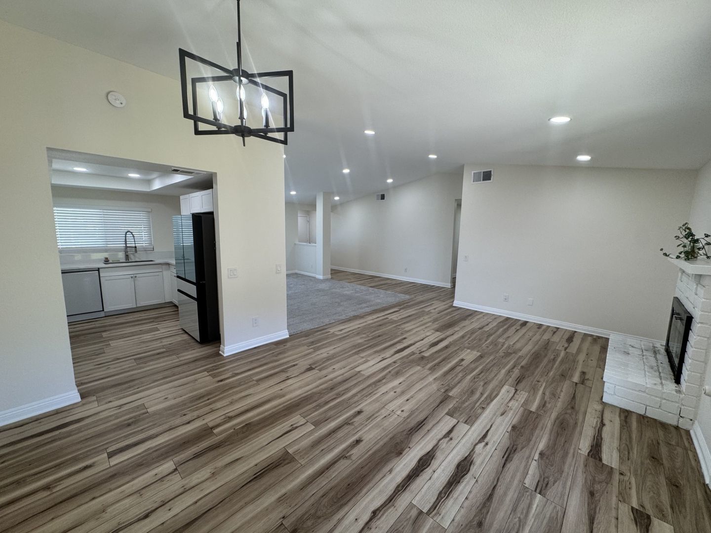 Beautifully Renovated 3 bedroom, 2 bath house in Jurupa Valley property image